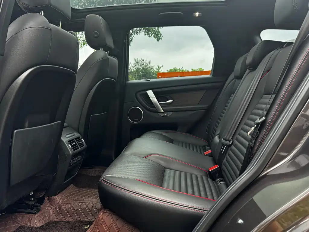 Land Rover Discovery Sport 2023 — фото 13