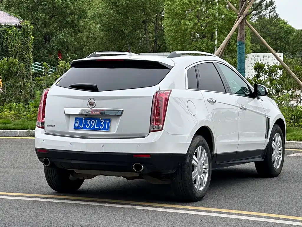 Cadillac SRX 2016 — фото 16