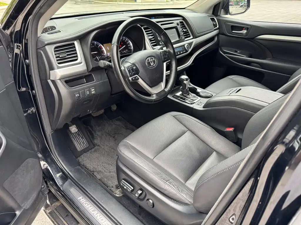 Toyota Highlander 2017 — фото 10