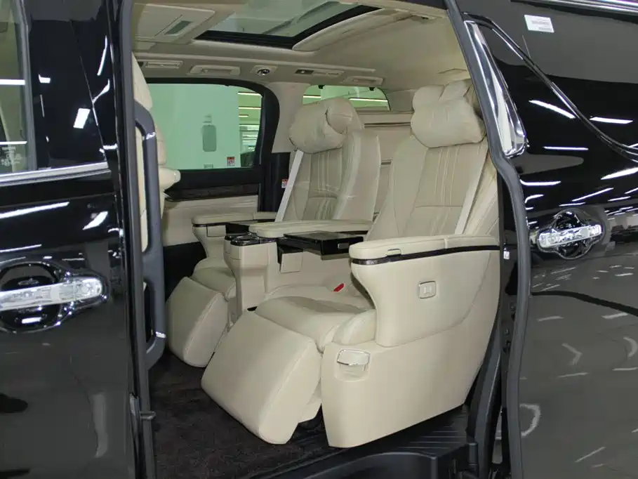 Toyota Alphard 2024 — фото 8