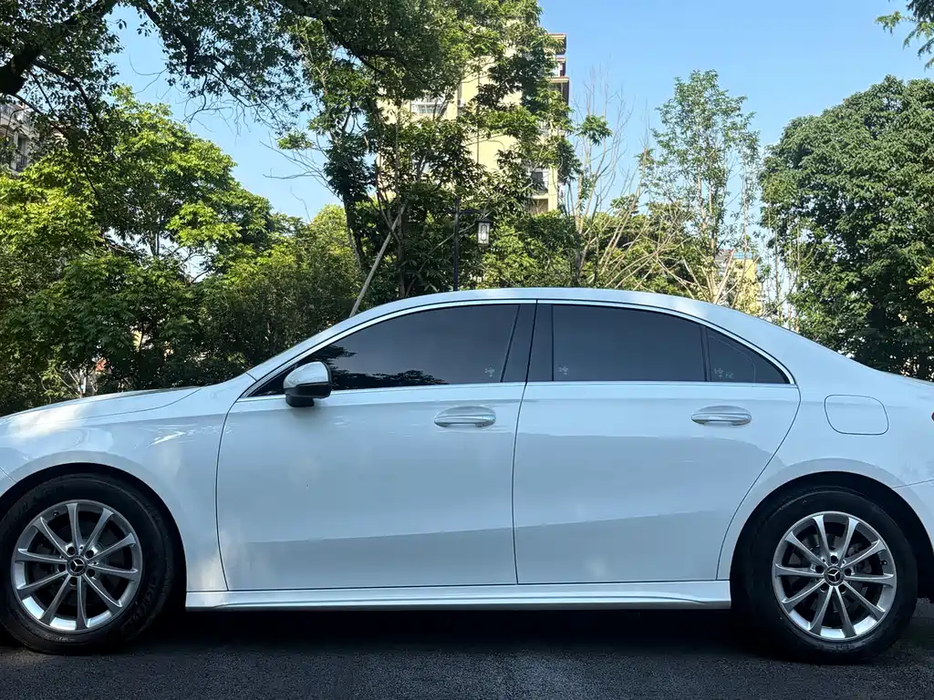 Mercedes-Benz A-Class 2019 — фото 4