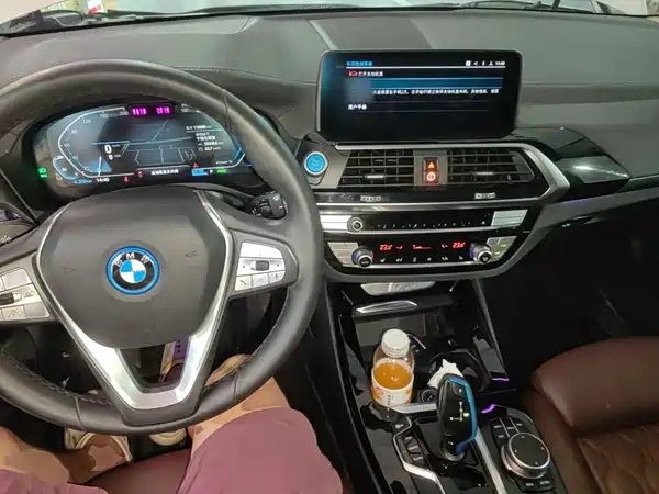 BMW iX3 2021