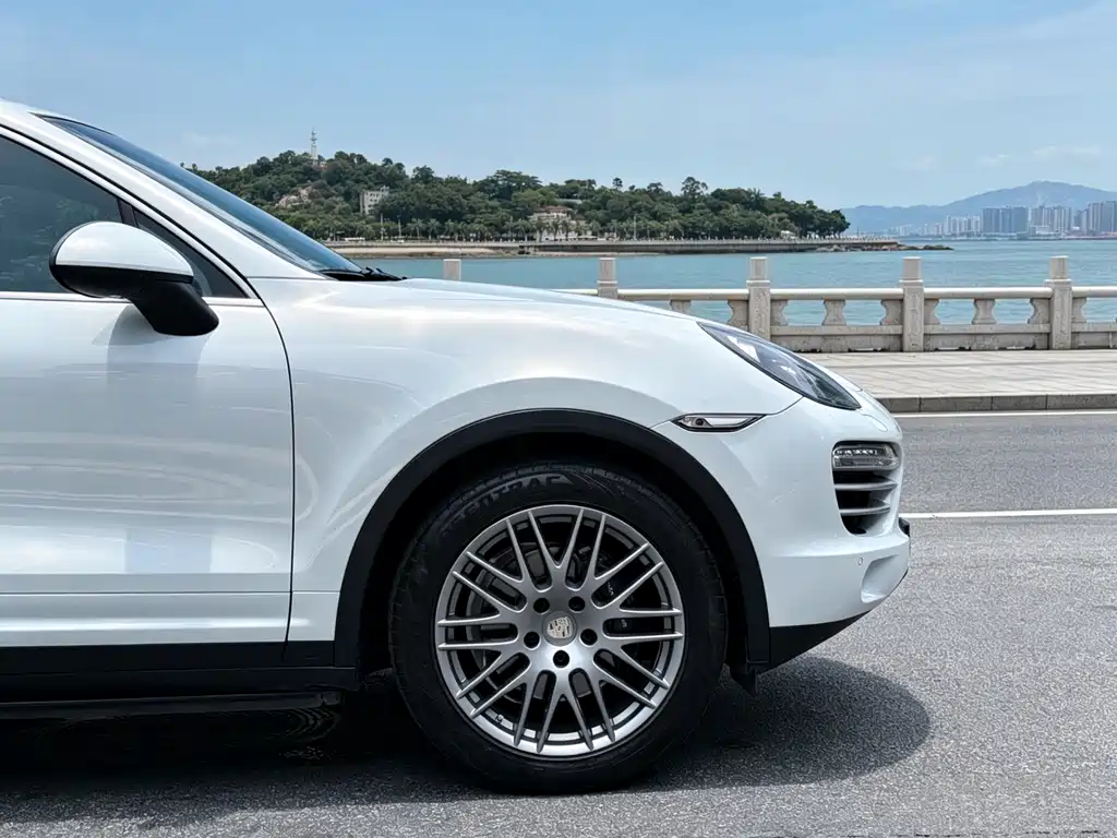 Porsche Cayenne 2014 — фото 8