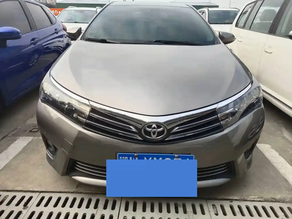 Toyota Corolla 2015 — фото 1