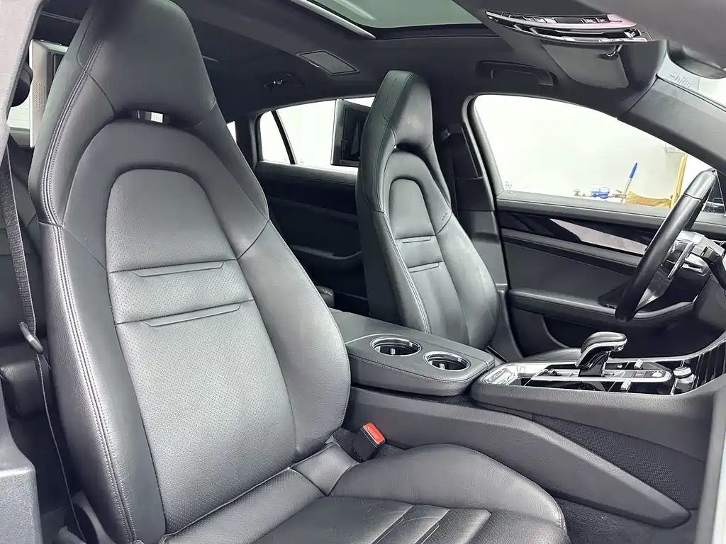 Porsche Panamera 2018 — фото 17