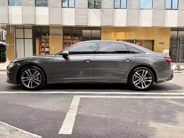 Audi A6L 2021