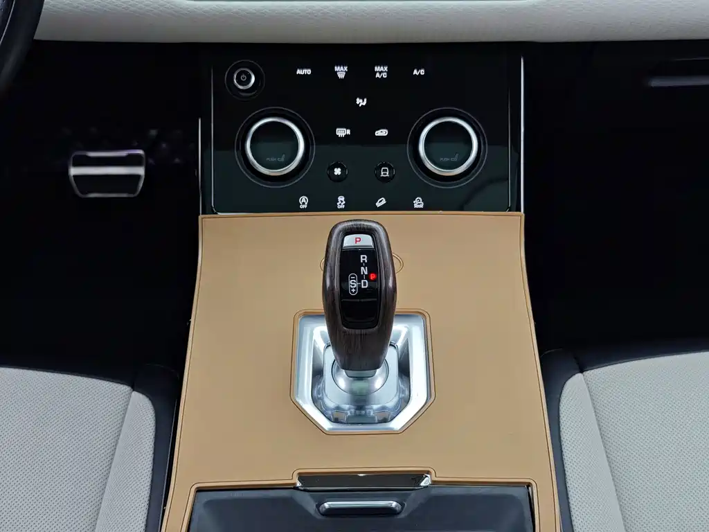 Land Rover Range Rover Evoque 2022 — фото 8