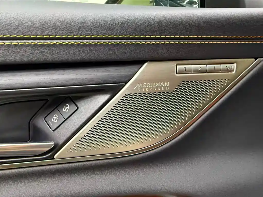 Jaguar XFL 2024 — фото 13