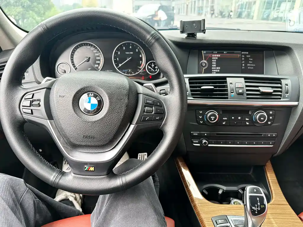 BMW X3 2012 — фото 16