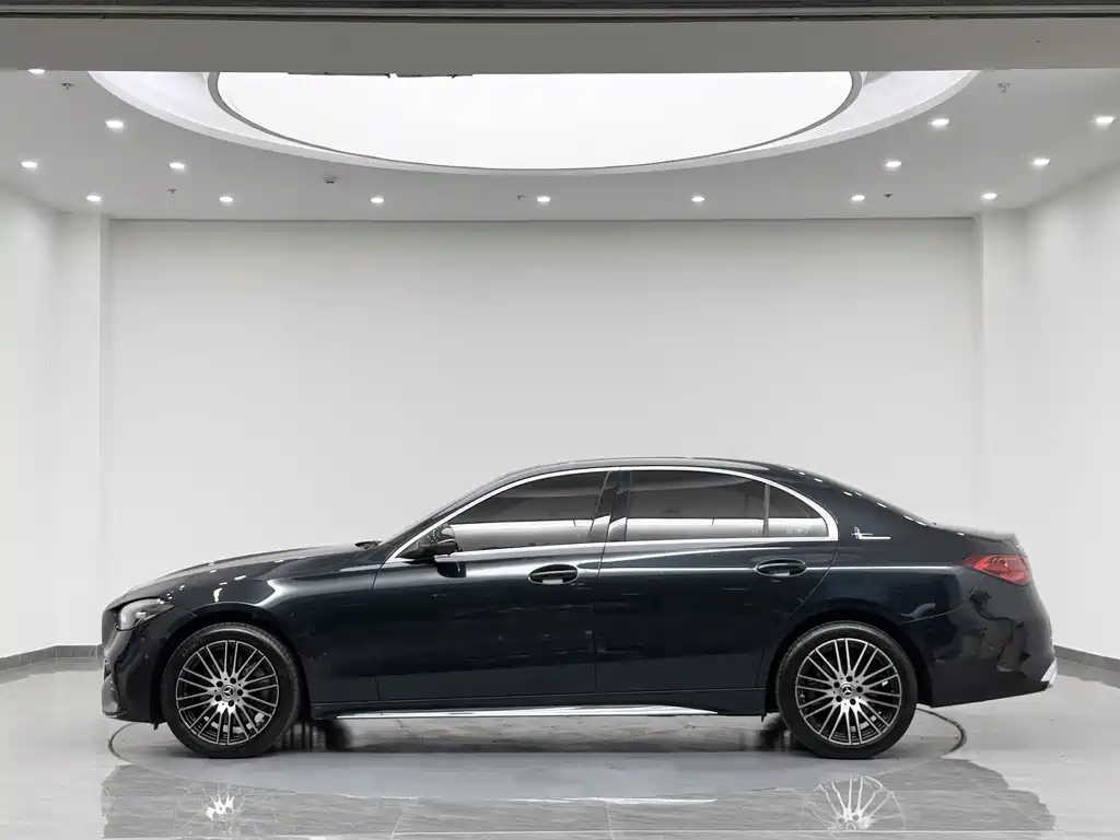 Mercedes-Benz C-Class 2024