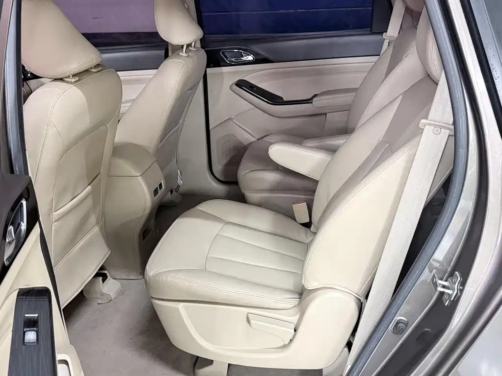 Baojun 730 2015