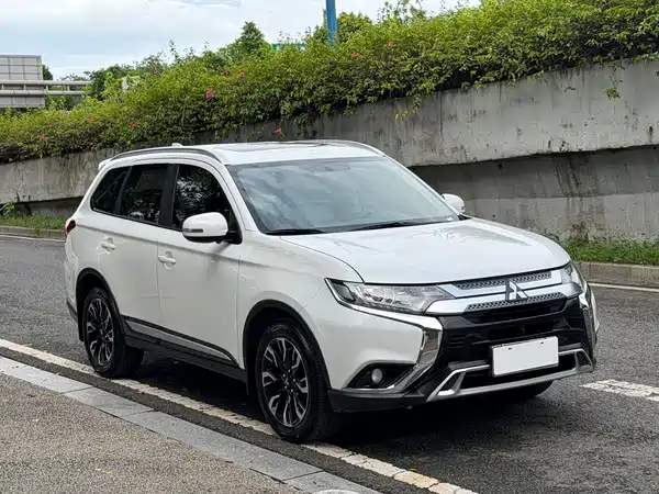 Mitsubishi Outlander 2020