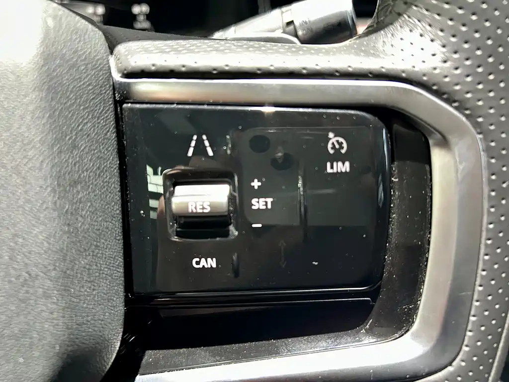 Land Rover Evoque 2023 — фото 13
