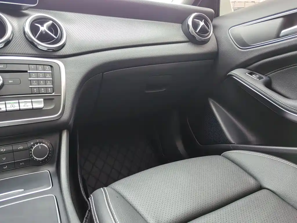 Mercedes-Benz GLA 2018 — фото 26