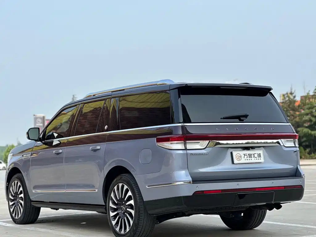 Lincoln Navigator One 2023 — фото 3