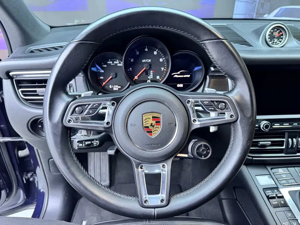 Porsche Macan 2021 — фото 12