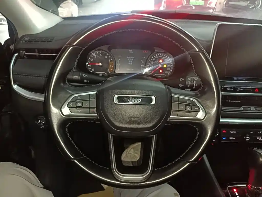 Jeep Compass 2021 — фото 11