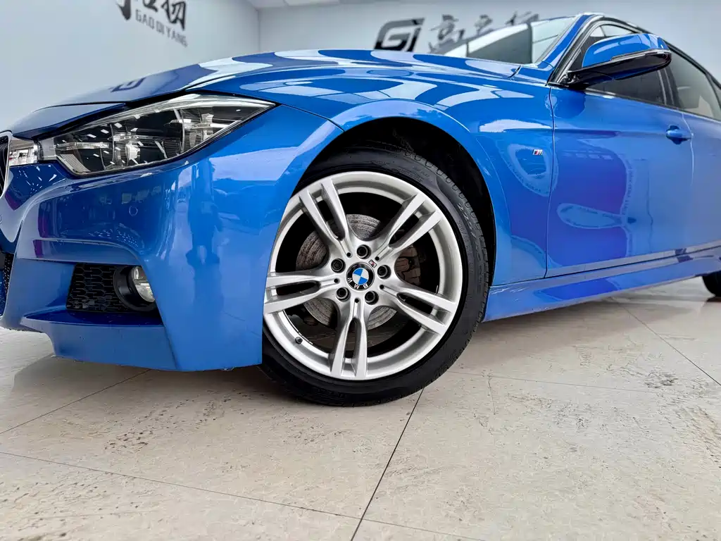 BMW 3 Series 2018 — фото 19