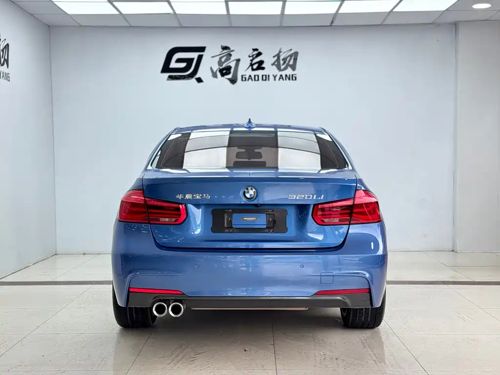 BMW 3 Series 2018 — фото 25