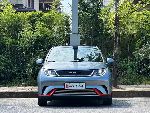 BYD Dolphin 2023