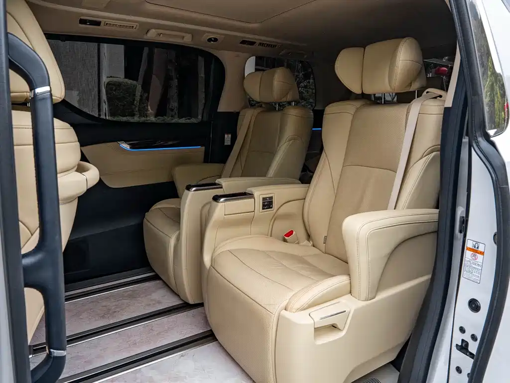 Toyota Alphard 2020 — фото 11