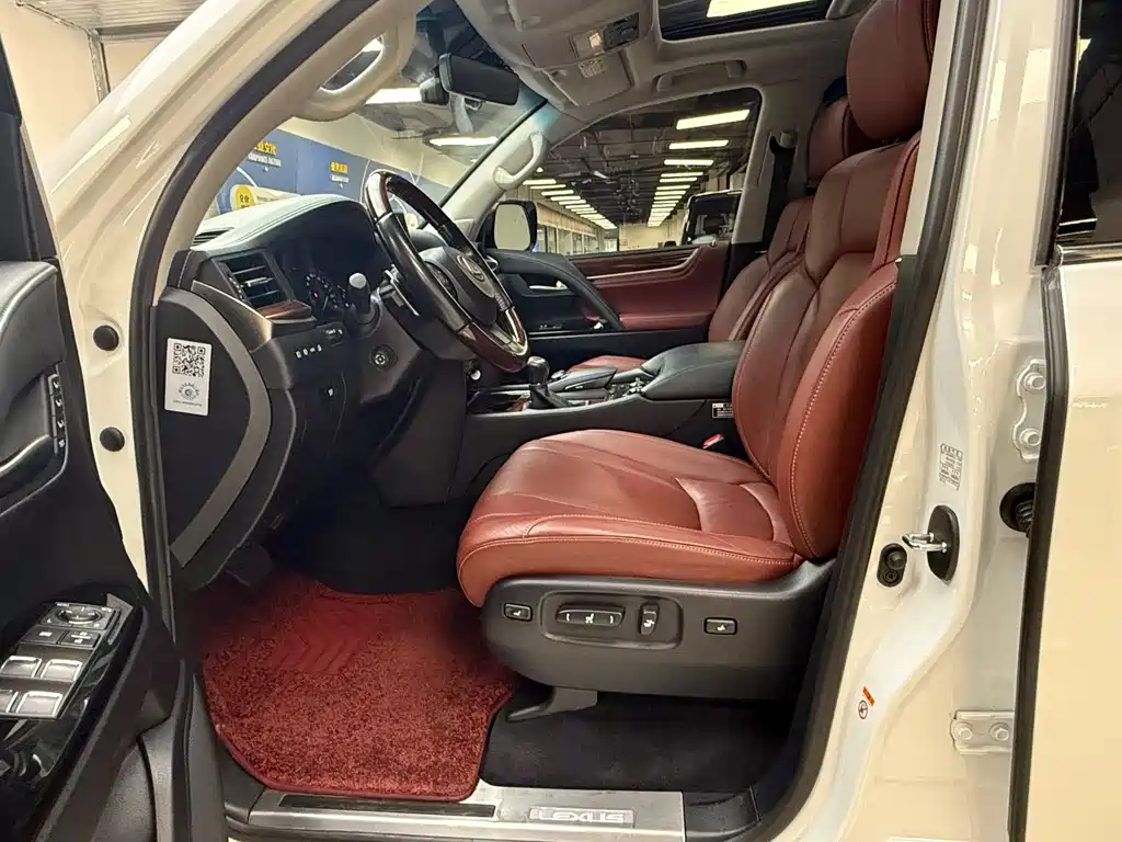 Lexus LX 2017 — фото 10
