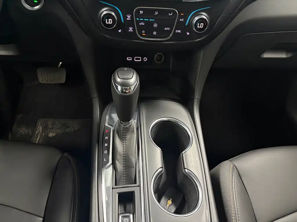 Chevrolet Equinox 2018 — фото 11