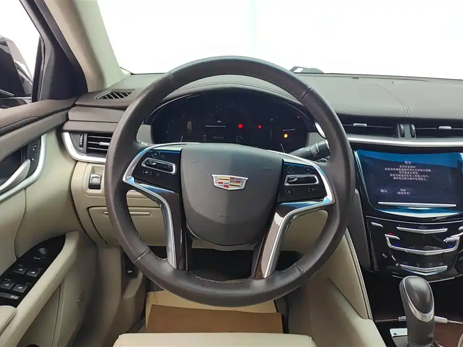 Cadillac XTS 2016 — фото 15