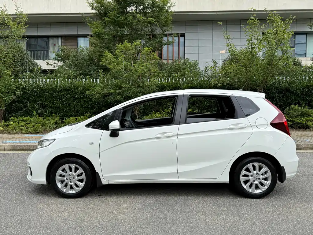 Honda Fit 2018 — фото 4