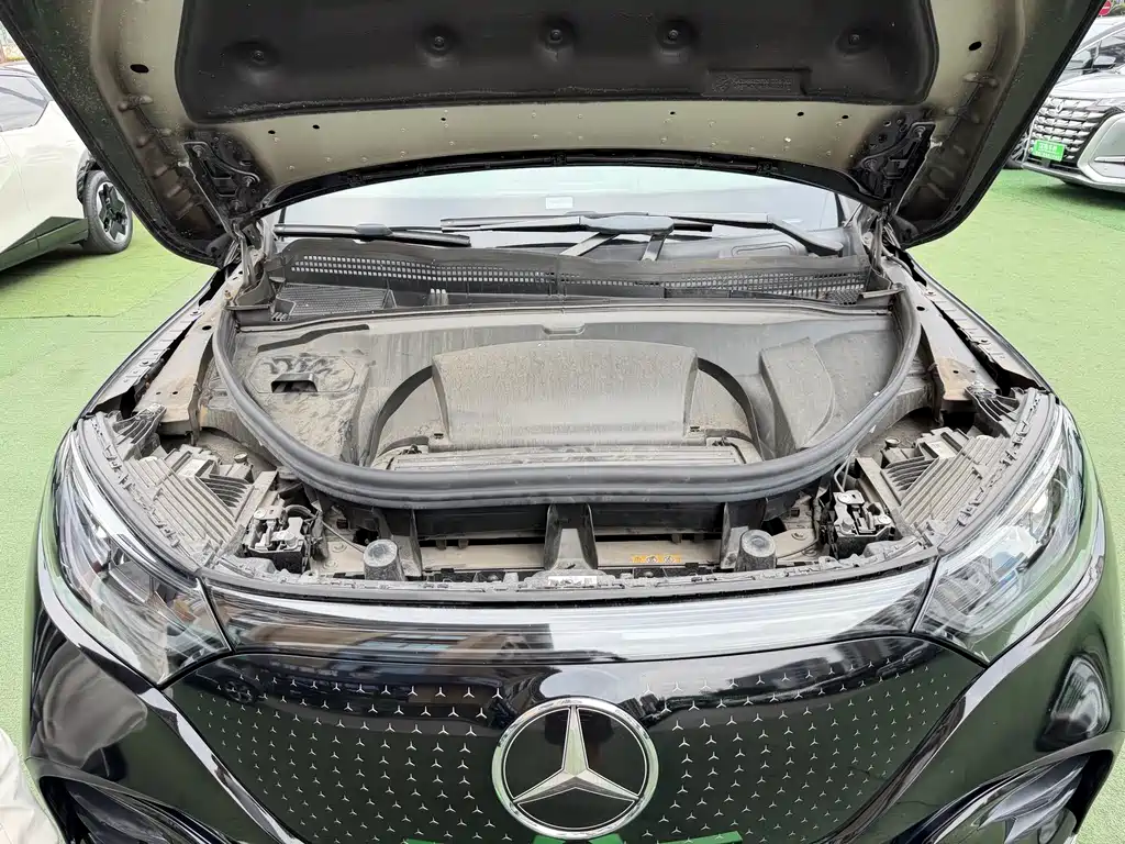 Mercedes-Benz EQE SUV 2023 — фото 18