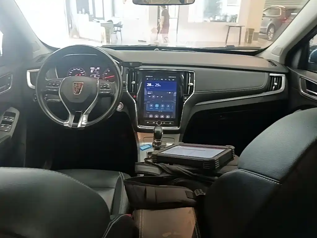 Roewe RX5 2018 — фото 10