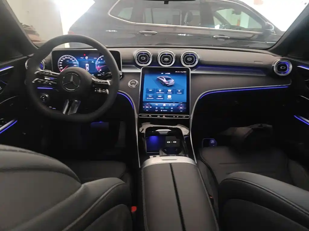 Mercedes-Benz C-Class 2025 — фото 10