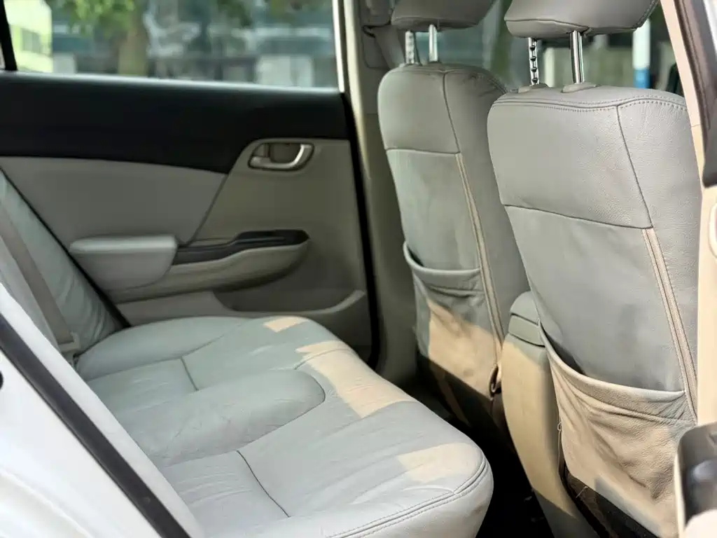 Honda Civic 2015 — фото 13