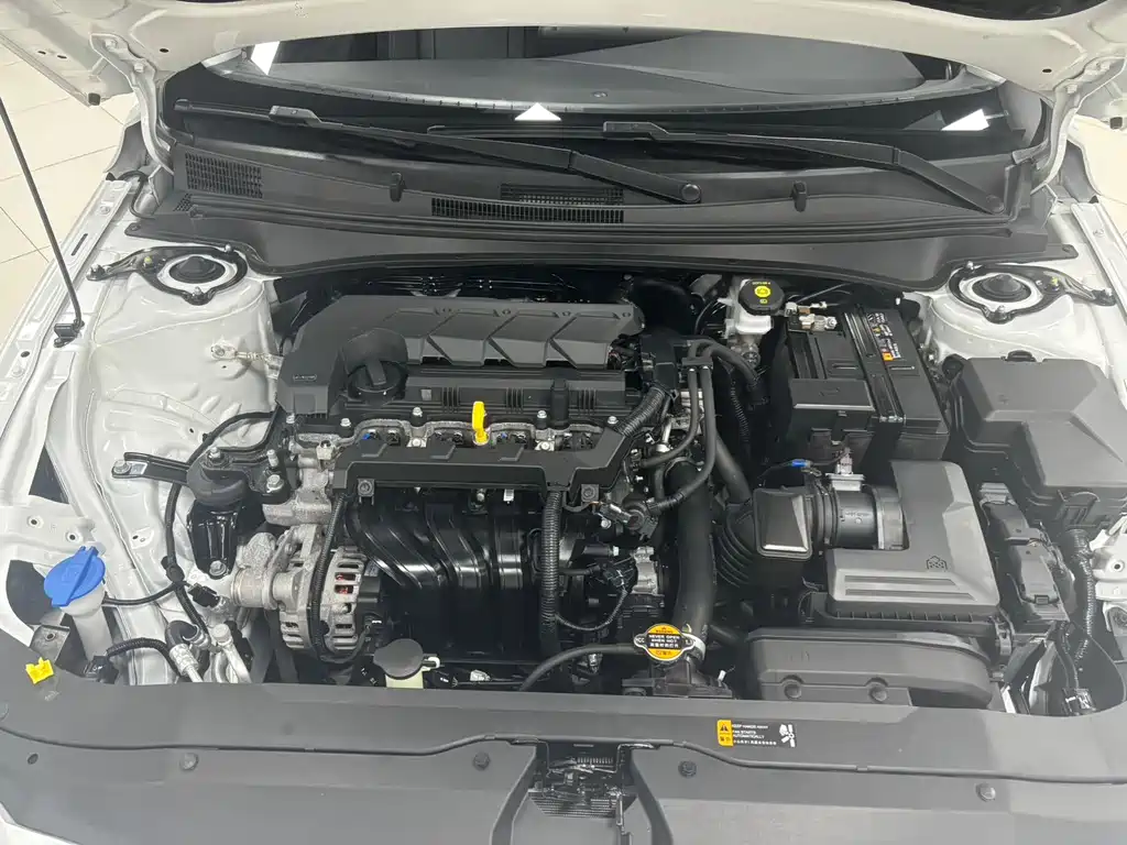 Hyundai Elantra 2023 — фото 24