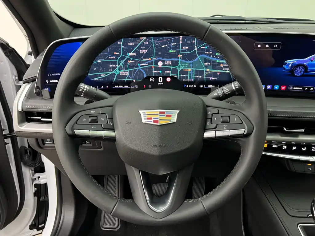 Cadillac XT4 2025 — фото 3