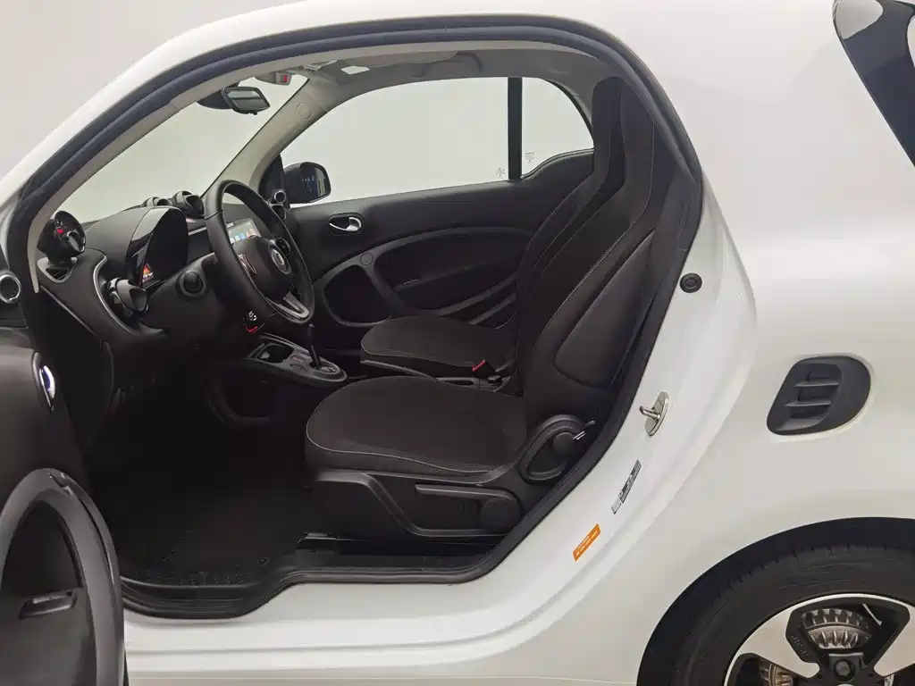 smart fortwo 2019 — фото 10