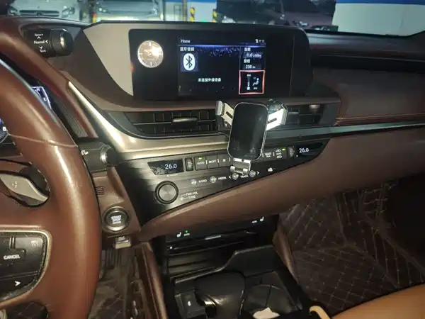 Lexus ES 2019