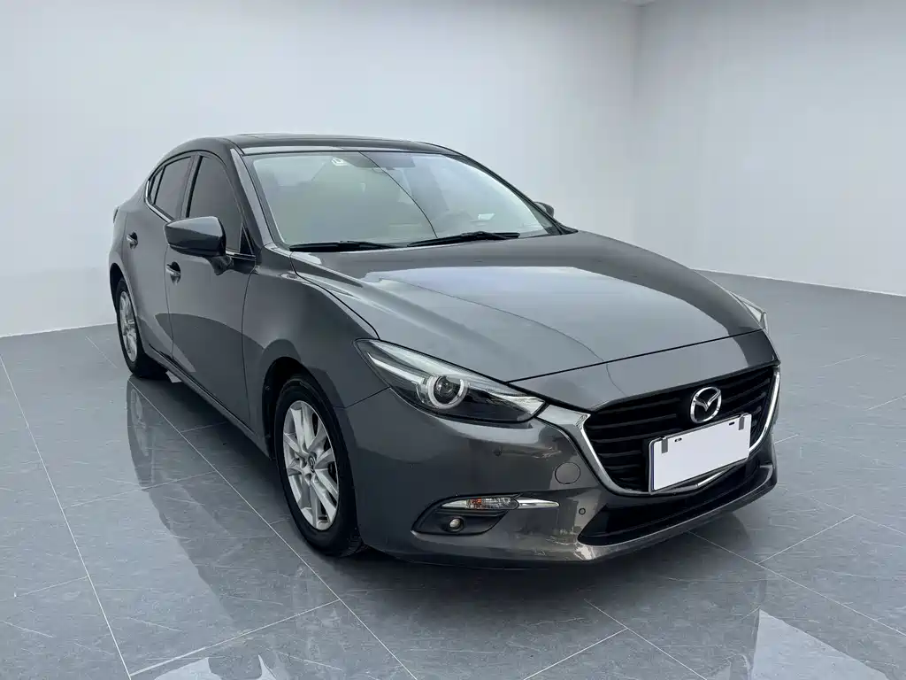 Mazda 3 Axela 2018 — фото 11