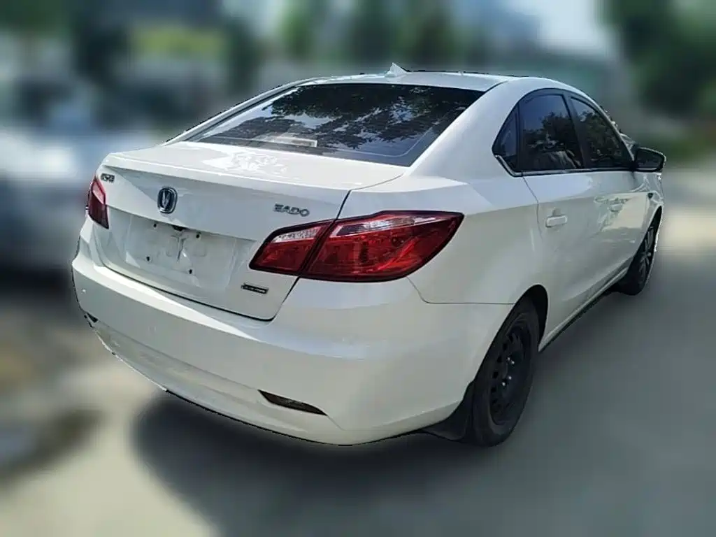 Changan Eado 2015 — фото 12