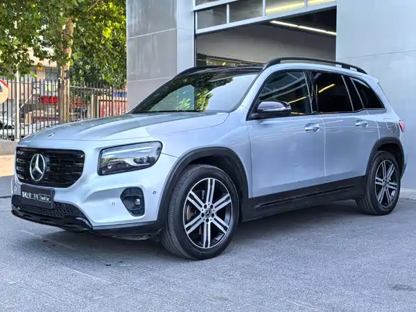 Mercedes-Benz GLB 2023