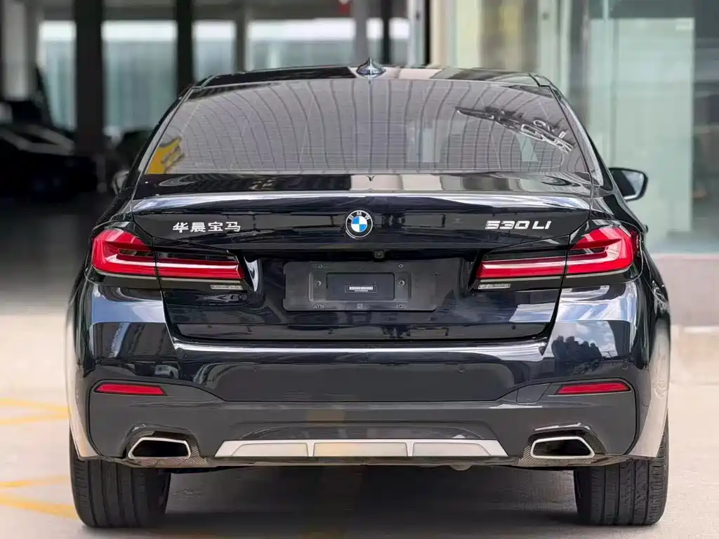 BMW 5 Series 2021 — фото 9