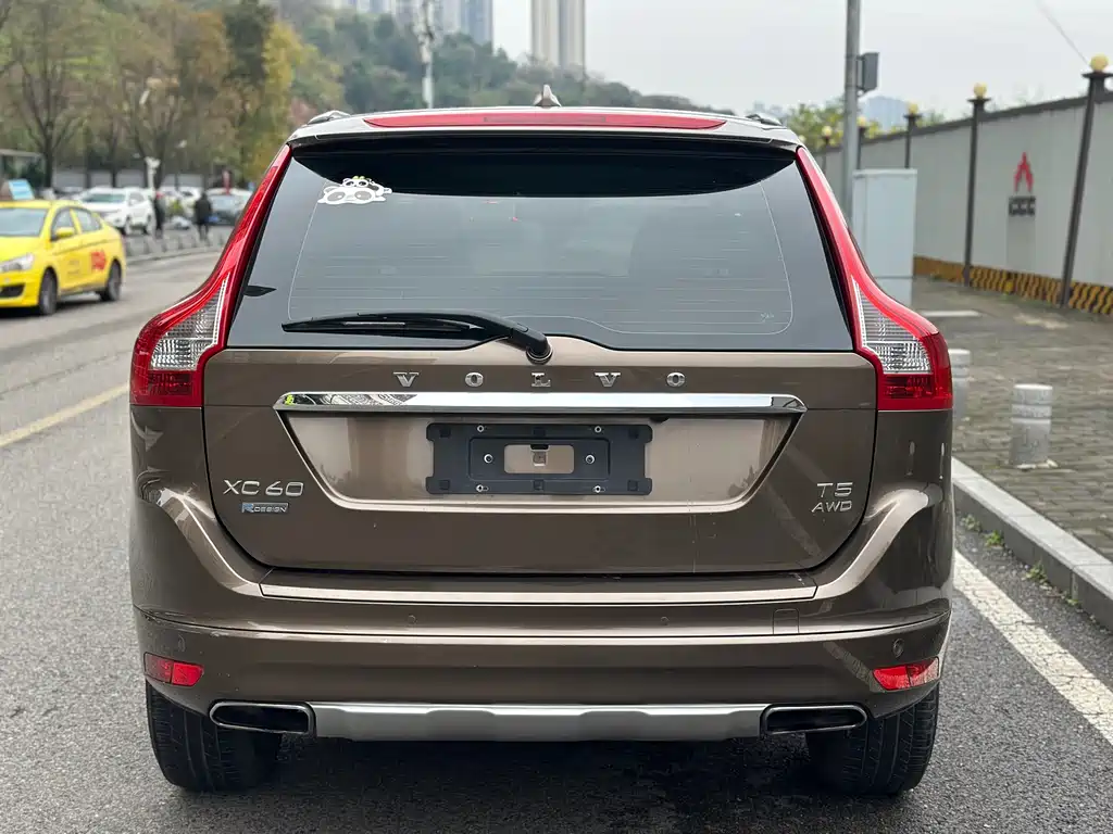 Volvo XC60 2016 — фото 13