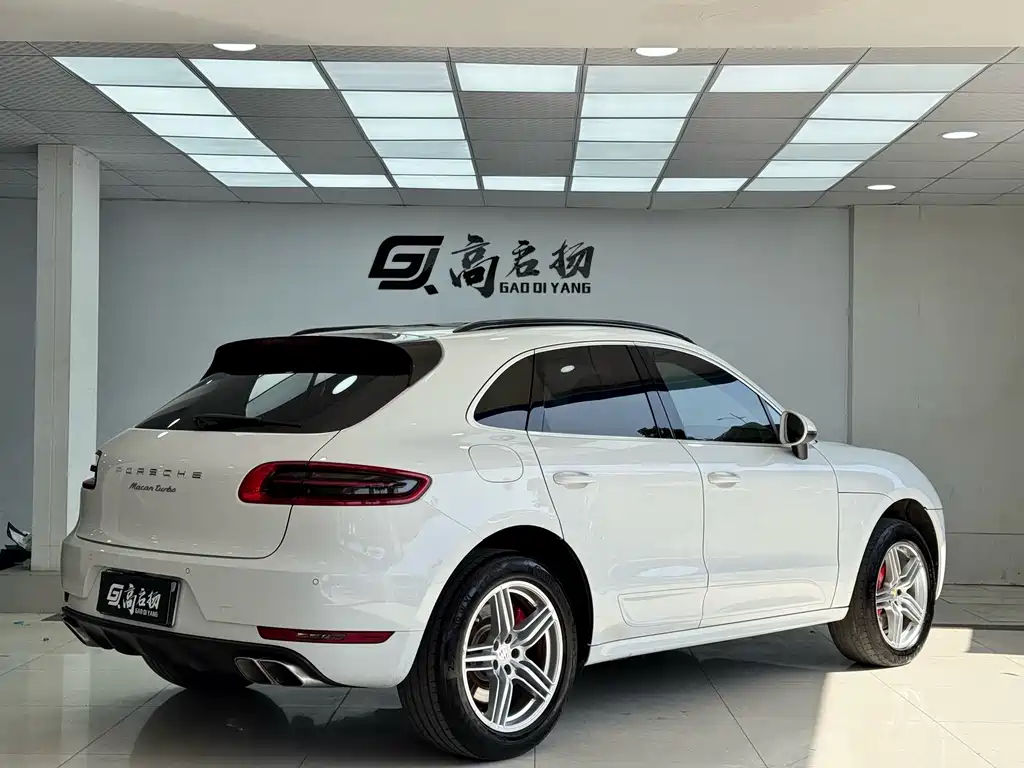 Porsche Macan 2016 — фото 33