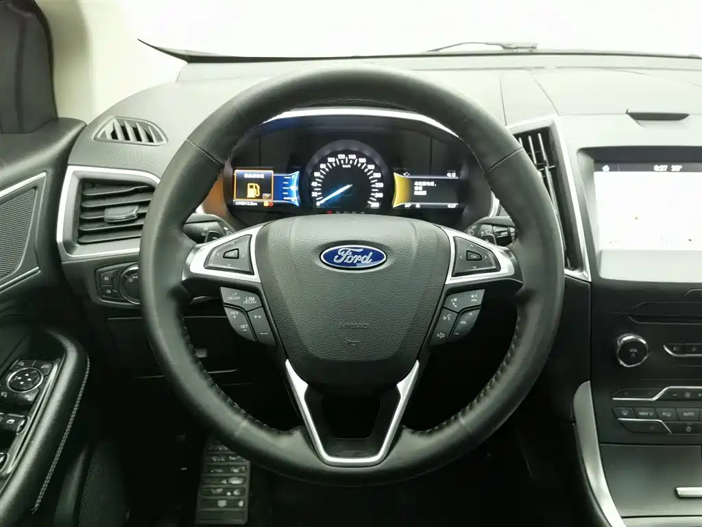 Ford Edge 2016 — фото 11