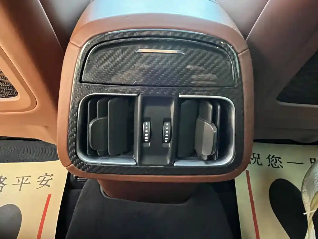 Maserati Levante 2017 — фото 21