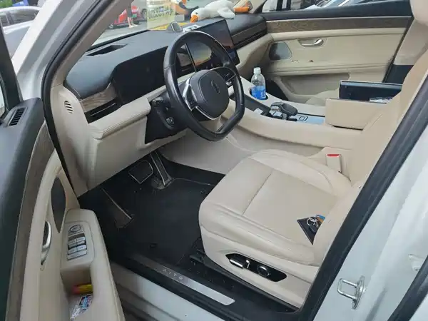 AITO M5 2022