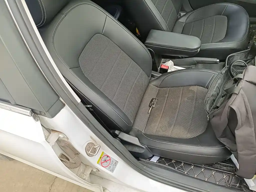 Skoda Rapid Spaceback 2016 — фото 25