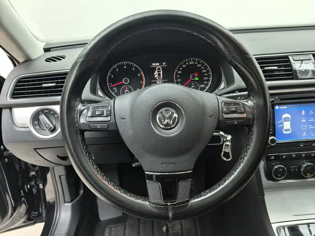 Volkswagen Passat 2016 — фото 11