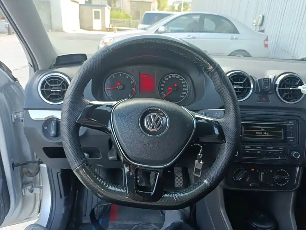 Volkswagen Jetta 2019 — фото 11