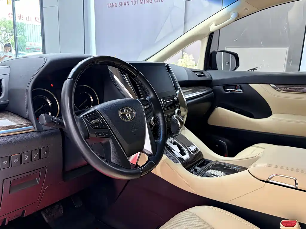 Toyota Vellfire 2022 — фото 6